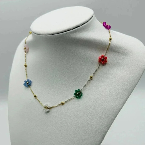 Spring Theme Flower Beaded Necklace & Bracelet Duo - Picture 3 of 7